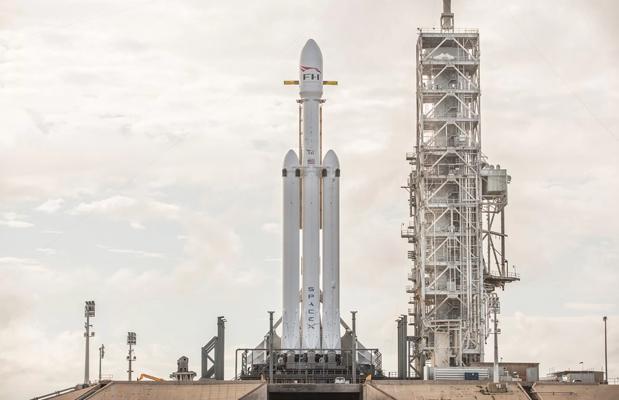 El desbloqueo en EE.UU. da luz verde al súpercohete Falcon Heavy