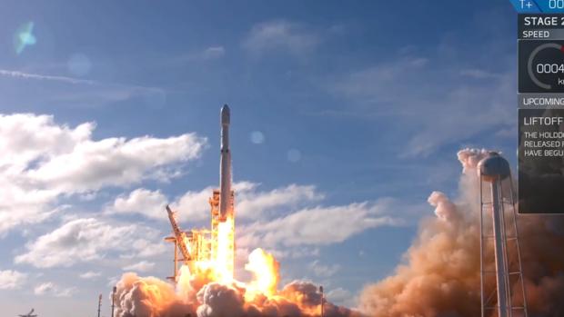 Despegue histórico del supercohete Falcon Heavy