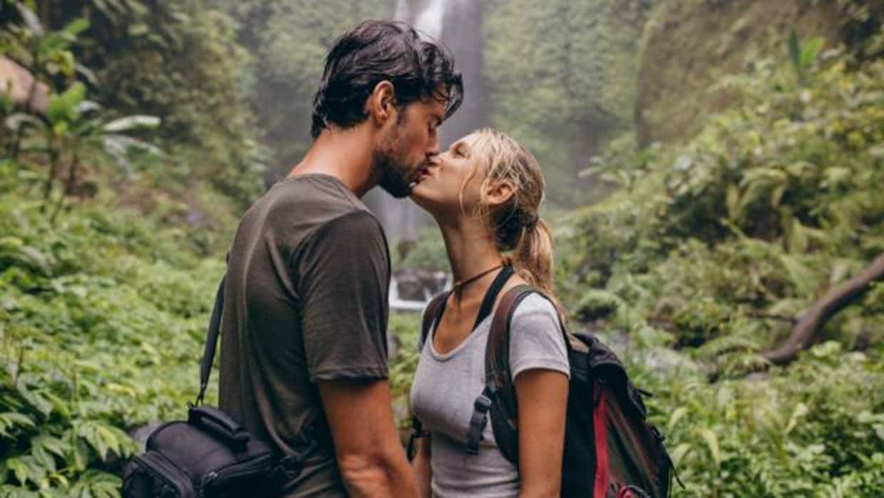 La dopamina y la oxitocina se liberan con los besos e influyen en el enamoramiento