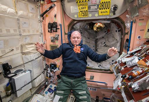 El astronauta Scott Kelly, durante su misión en la Estación Espacial Internacional, en 2015. Desde su salida de la Tierra, los colonos marcianos no volverían a disfrutar de la gravedad terrestre