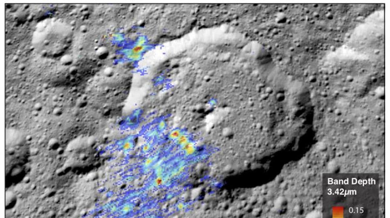 La imagen muestra una alta concentración de materia orgánica cerca del cráter Ernutet, en el hemisferio norte de Ceres