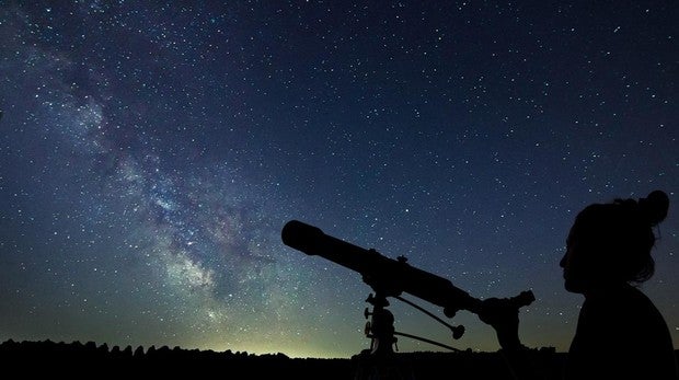 Cómo ver las Perseidas: guía y aplicaciones para no perderse la lluvia de estrellas