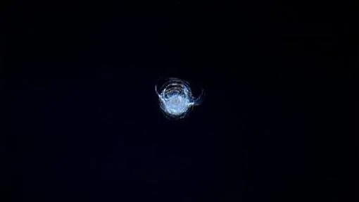 Impacto en el cristal blindado de la cúpula, a bordo de la EEI