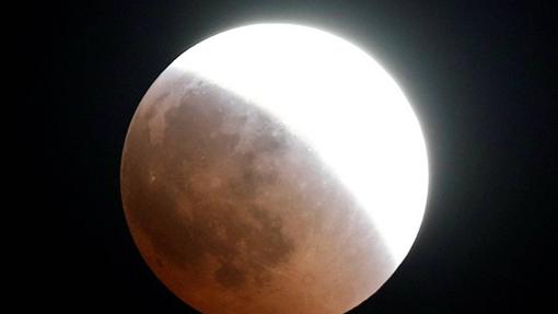 Eclipses solares y superlunas de sangre: los fenómenos astronómicos que veremos en 2019