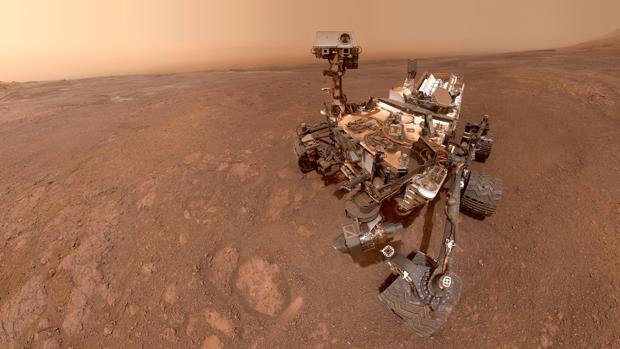 El Curiosity pesa una montaña de Marte con la tecnología de un móvil