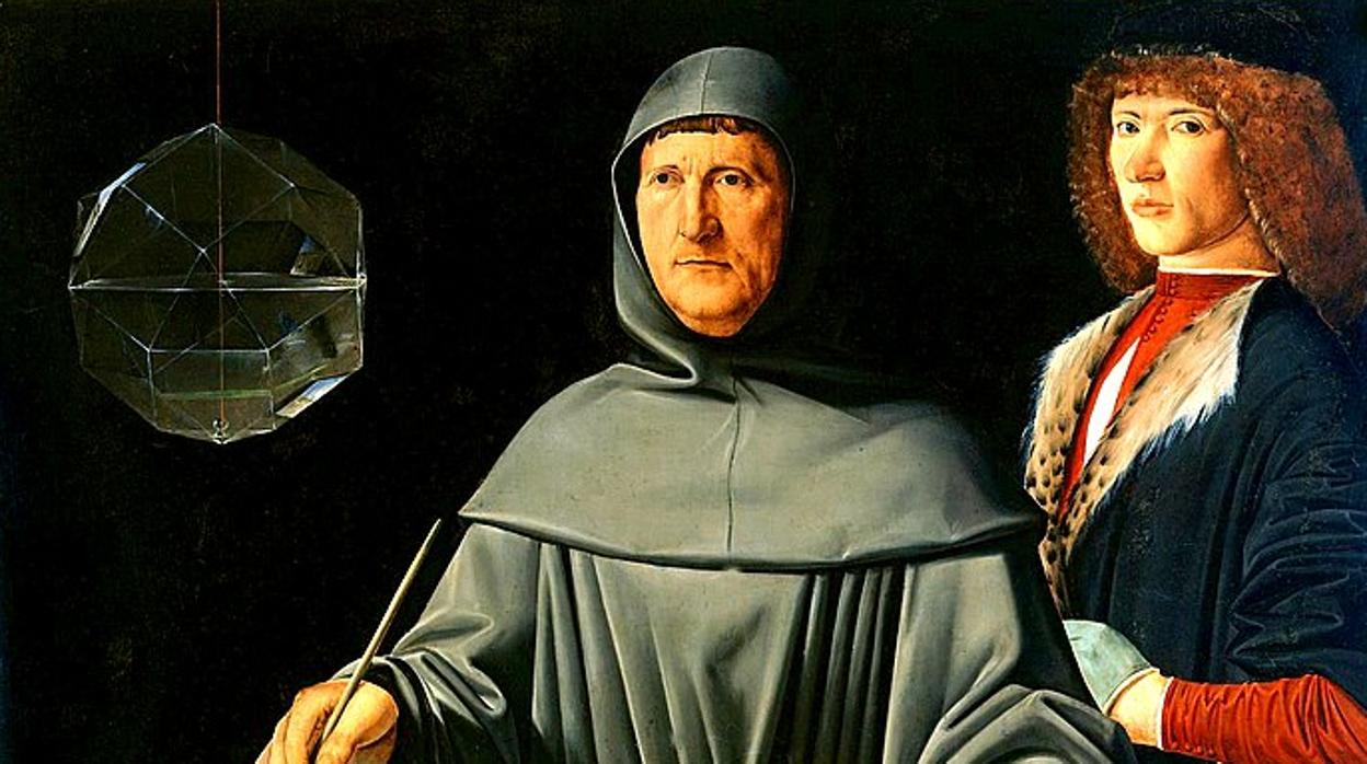 Luca Pacioli vestido de franciscano, rodeado de elementos matemáticos y trabajando. La persona representada al fondo es su pupilo, seguramente Durero