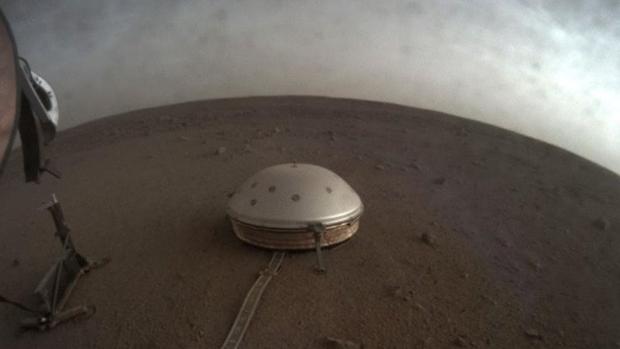 Graban inquietantes sonidos de Marte mientras trabaja la sonda InSight