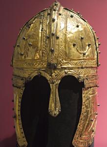 Casco de caballería romana tardío, con influencias orientales