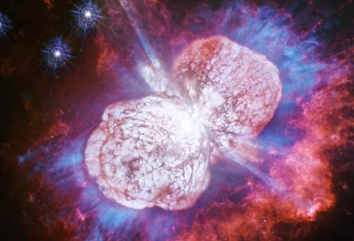 La estrella gigante Eta Carinae, propensa a estallidos violentos