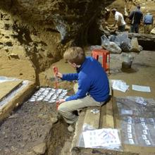 Excavaciones en la cueva Bacho Kiro