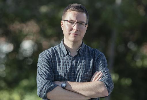El autor de «Un día en la vida de un virus», Miguel Pita