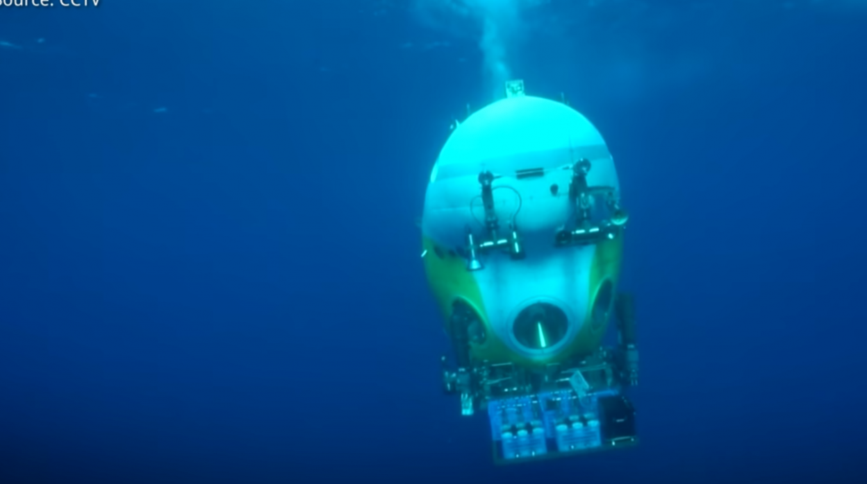 James Cameron desciende a las Marianas