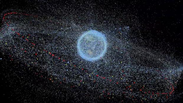 Catastróficas colisiones en cascada y explosiones: los peligros de la basura espacial