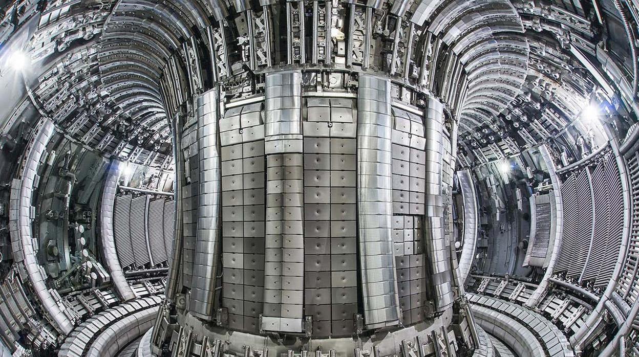 Interior de un prototiop de reactor de fusión