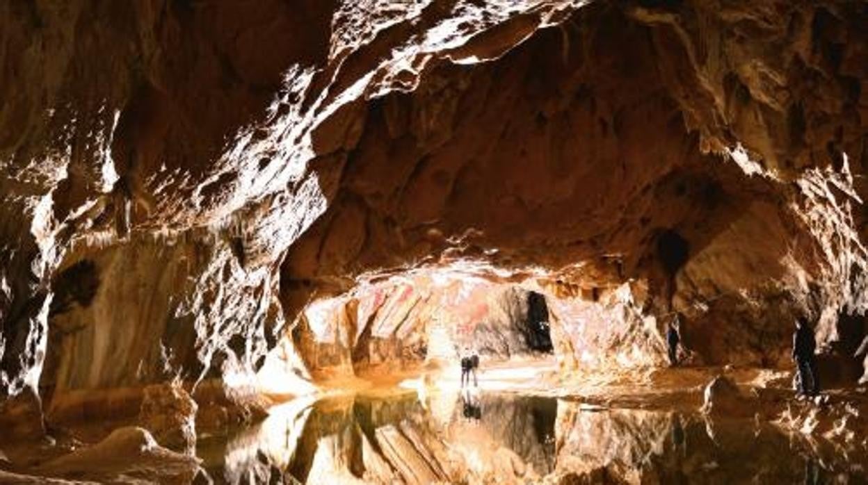 Cueva de Lombrives