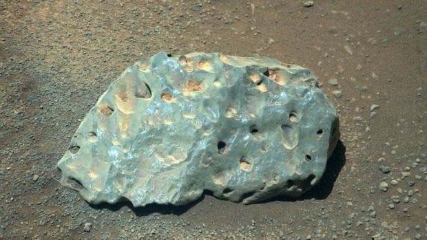 El Perseverance encuentra una extraña roca verde en Marte