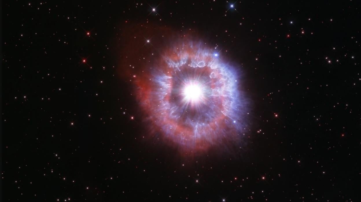 AG Carinae, fotografiada por el Hubble