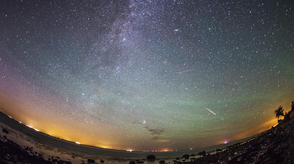 La lluvia de estrellas de las Perseidas alcanzará su pico máximo de actividad en la madrugada del jueves al viernes