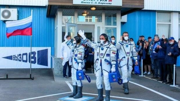 Rusia envía un equipo a filmar la primera película en el espacio