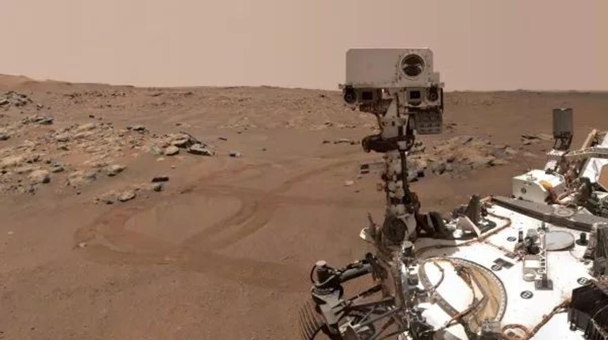 Un selfie tomado por el rover Perseverance de la NASA, que ha estado explorando el cráter Jezero, en marte, desde febrero de 2021