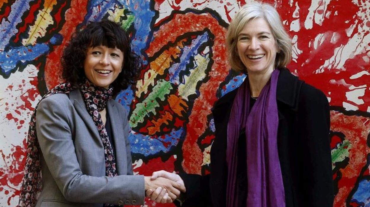 Las bioquímicas Emmanuelle Charpentier, a la izquierda, y Jennifer Doudna