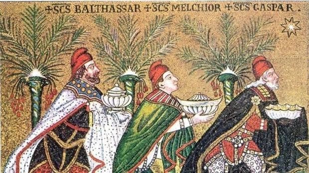 Los Magos de Oriente, representados en un mosaico de San Apolinar el Nuevo de Rávena