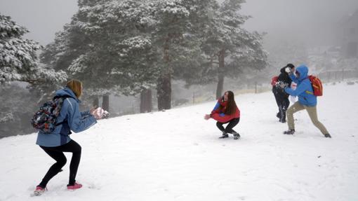 Cinco consejos para practicar deportes de invierno sin lamentar lesiones