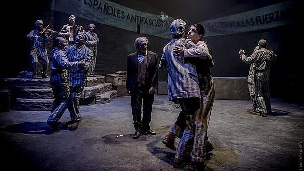 Una escena de «El triángulo azul»