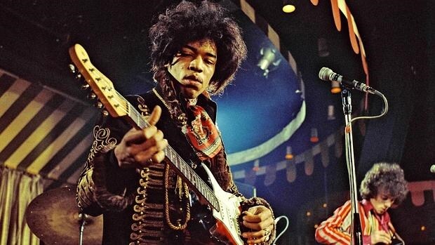 Jimi Hendrix, durante una actuación en Londres en marzo de 1967