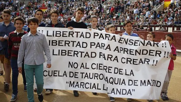 Los alumnos de la Escuela Taurina de Madrid claman libertad en Las Ventas