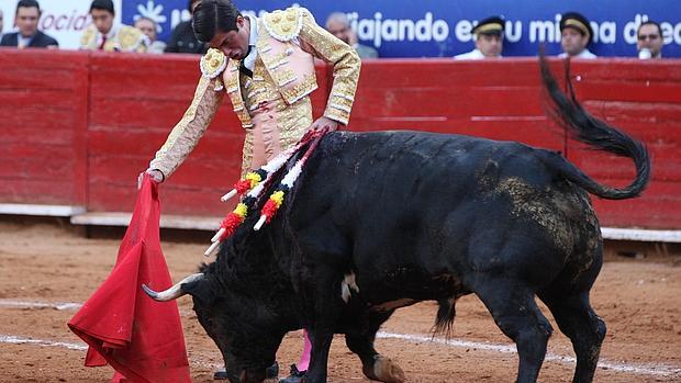 Fermín Rivera, con su primer toro