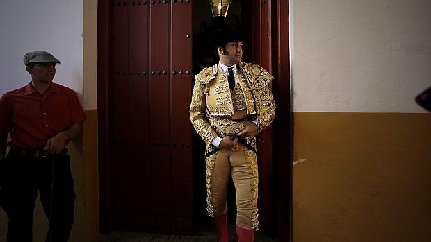 Morante de la Puebla en el patio de cuadrillas de Sevilla