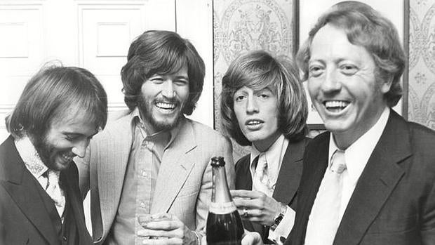 Fallece Robert Stigwood, mánager de los Bee Gees y productor de «Fiebre del sábado noche»