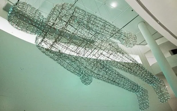 La obra de Ai Weiwei es una figura humana de doce metros hecha de bambú y bautizada «Yu Yi»