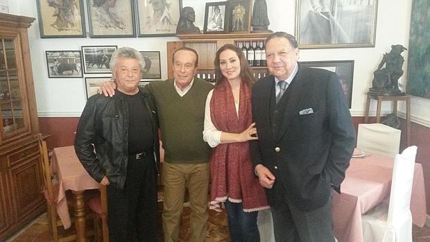 Pansequito, Curro Romero, Marina Heredia y el hermano mayor de Los Gitanos, Pepe Moreno