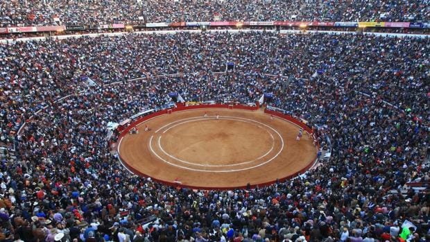Más de cuarenta mil aficionados llenaron este domingo la Plaza México para ver a José Tomás