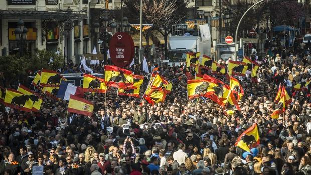 Valencia se colmó el domingo de banderas españolas con el toro bravo