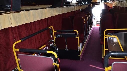 El interior del teatro bus