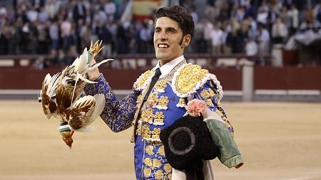 Alejandro Talavante da la vuelta al ruedo con un gallo