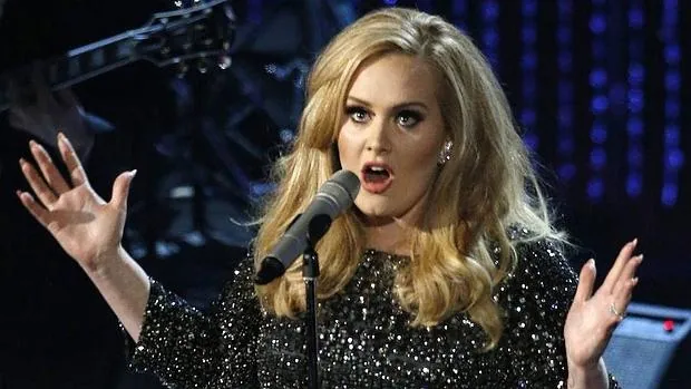 Adele, durante una actuación en 2013
