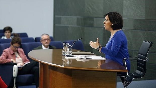 Soraya Sáenz de Santamaría durante la rueda de prensa posterior al Consejo de Ministros