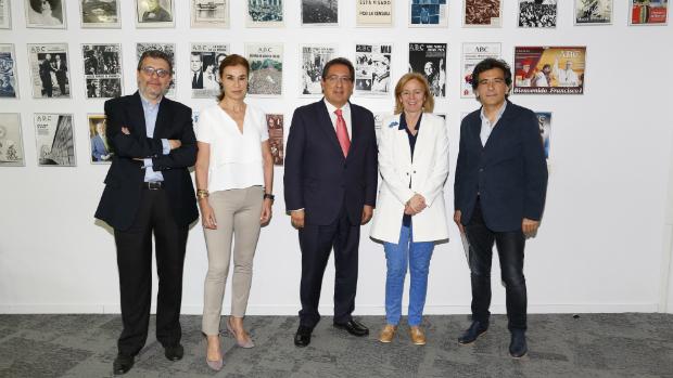 Los miembros del jurado, ayer en la Casa de ABC: Camacho, Posadas, Pulido, Luca de Tena y Espada