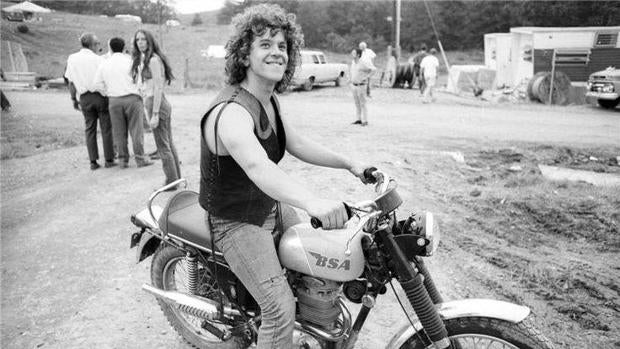 Michael Lang, en el backstage de Woodstock