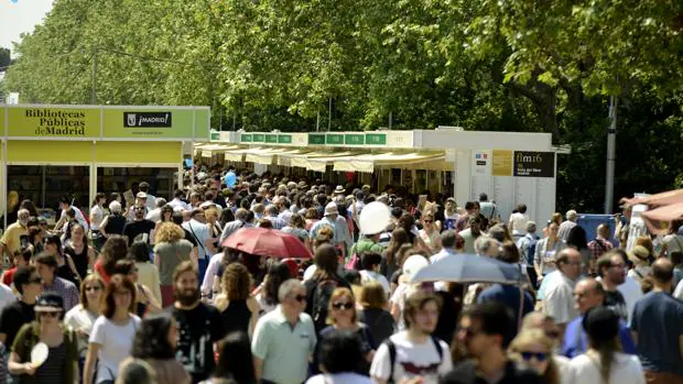 Imagen de la Feria del Libro de Madrid, en el Parque del Retiro