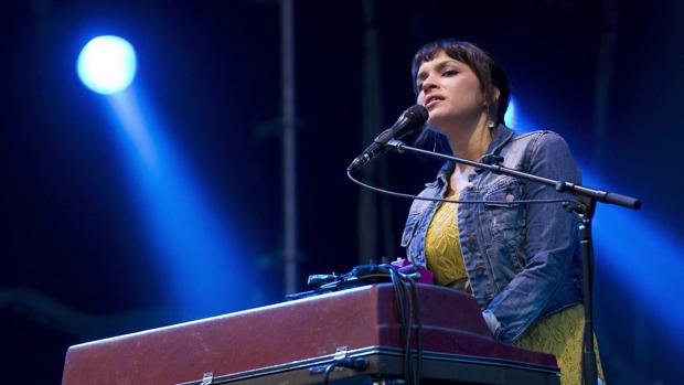 Norah Jones durante uno de sus concietros