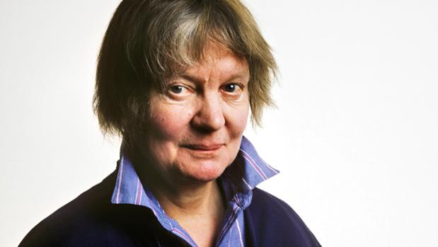 Iris Murdoch, autora de «El libro de la hermandad»