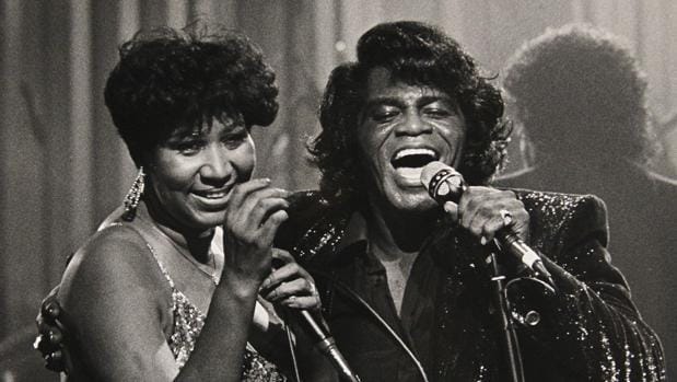 Brown junto a Aretha Franklin en 1987