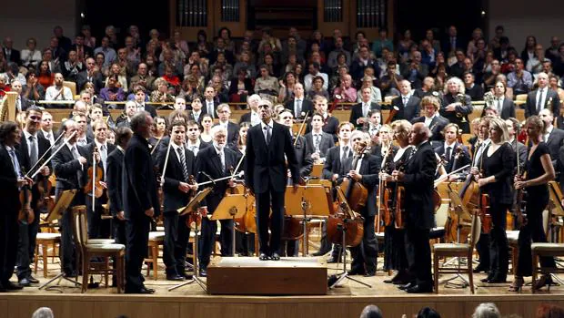 La Orquesta del Festival de Lucerna, dirigida por Claudio Abbado