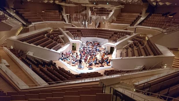 Ensayo de la Orquesta Filarmónica de Expatriados Sirios en la sede de la Filarmónica de Berlín