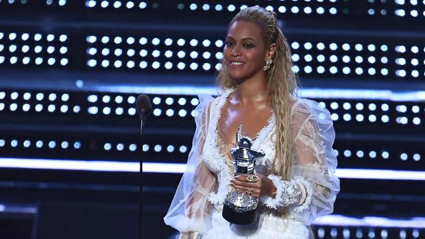 La cantante Beyoncé se ha alzado con el premio más importante de los VMA